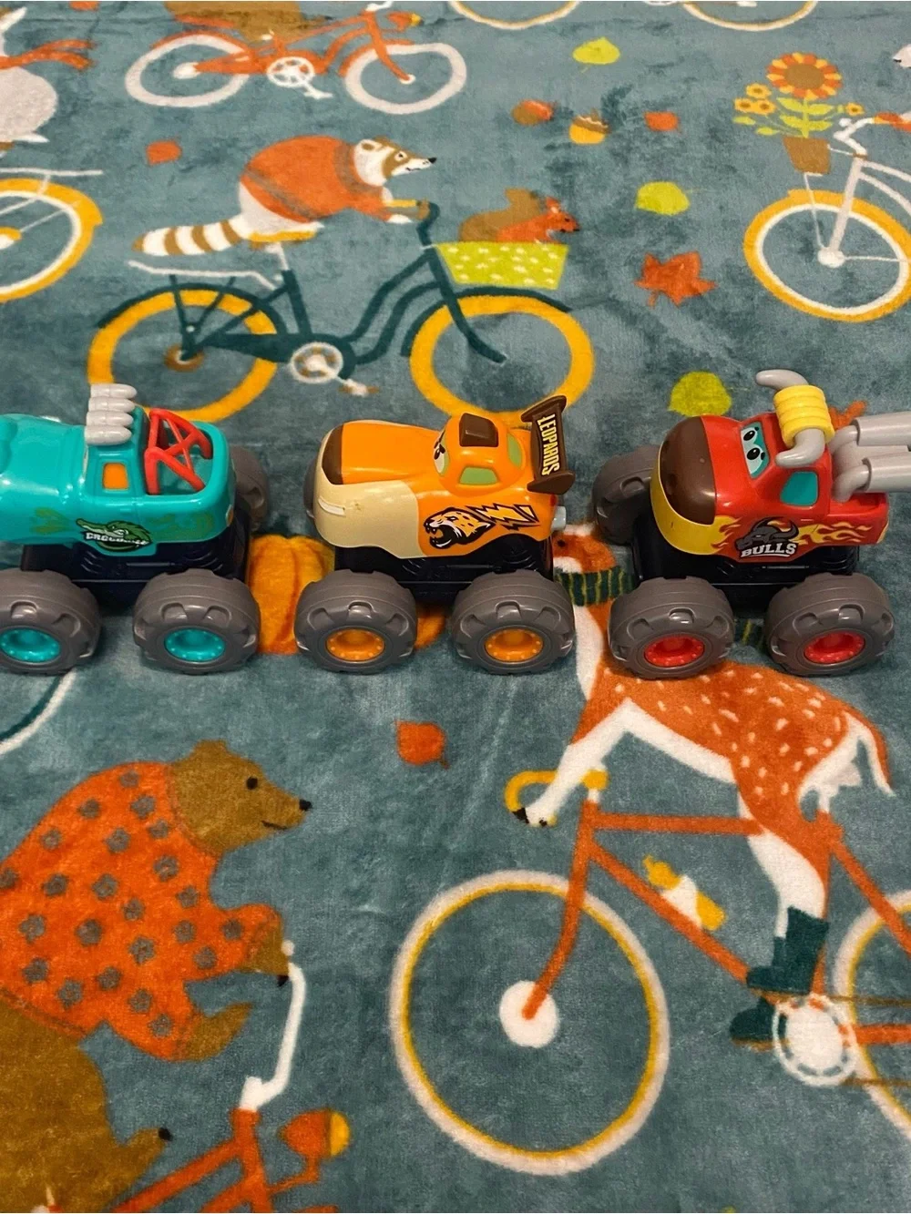 Crocodile/Leopard/Bull Pull Back Motor Monster Trucks Toy Cars Set - 3 Pack